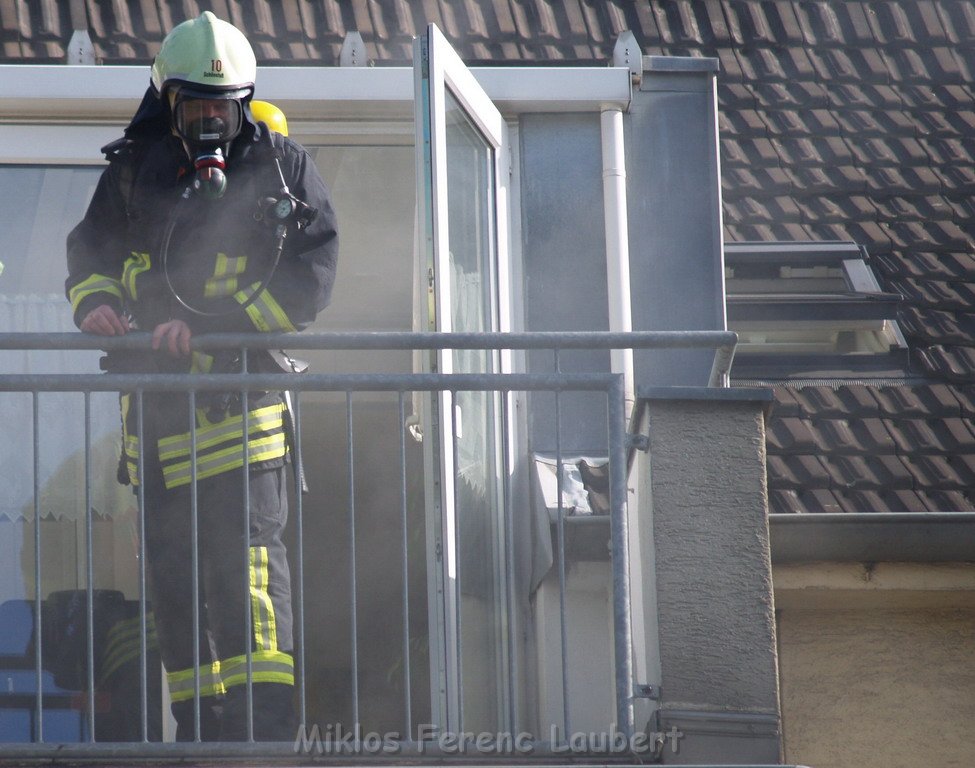 Brand Wohnung mit Menschenrettung Koeln Vingst Ostheimerstr  P063.JPG